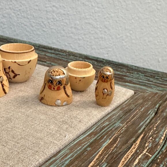 Vintage Hand Painted Matryoshka Russian 5 Nesting Dolls Natural Burnt Wood 3.75" - Picture 9 of 12